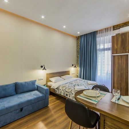 Kyiv Family Loft Apartment ภายนอก รูปภาพ