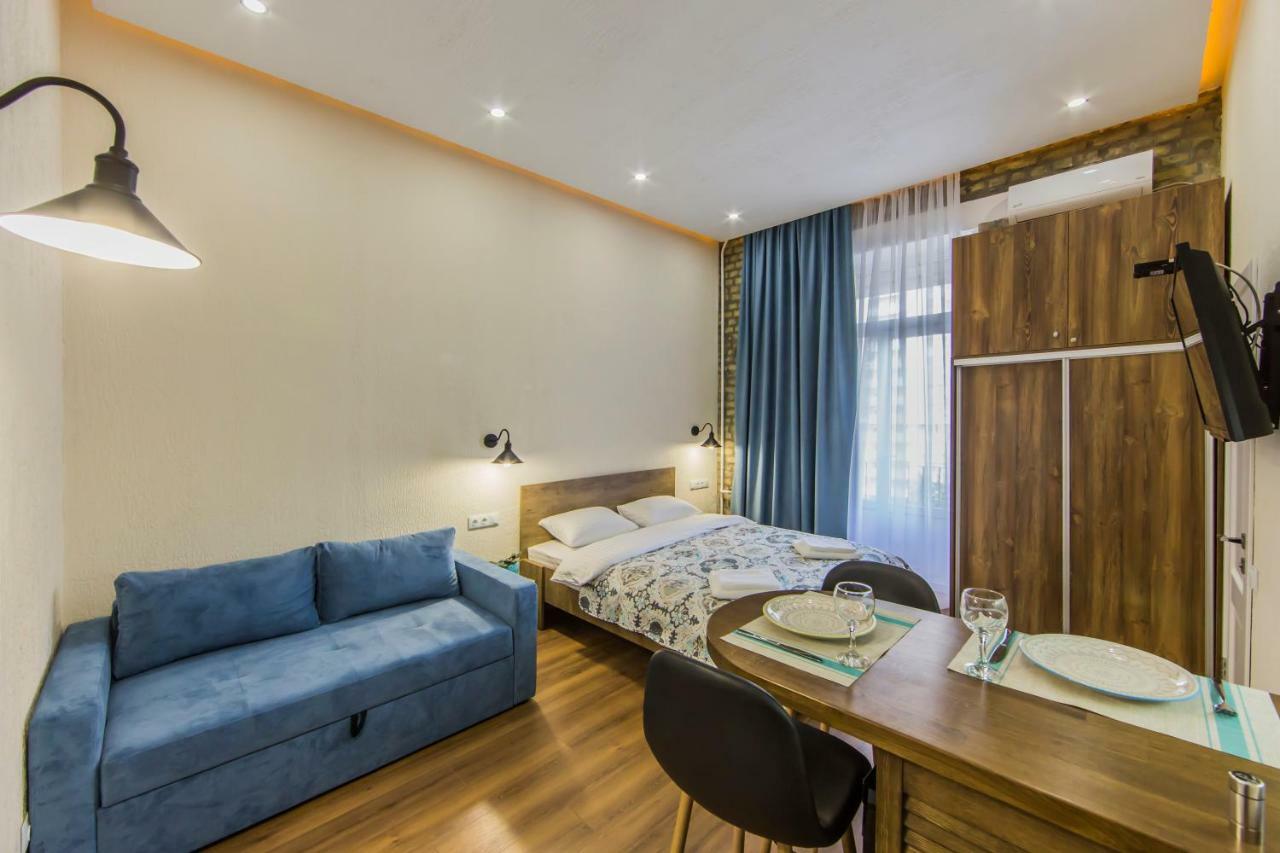 Kyiv Family Loft Apartment ภายนอก รูปภาพ
